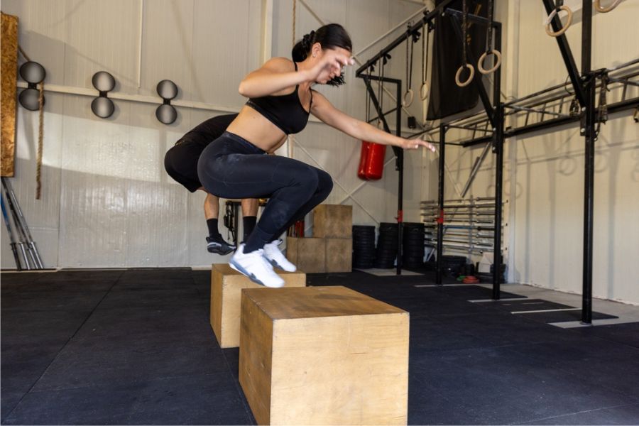 Plyometrics vs Calisthenics for Beginners: Differences & Benefits
