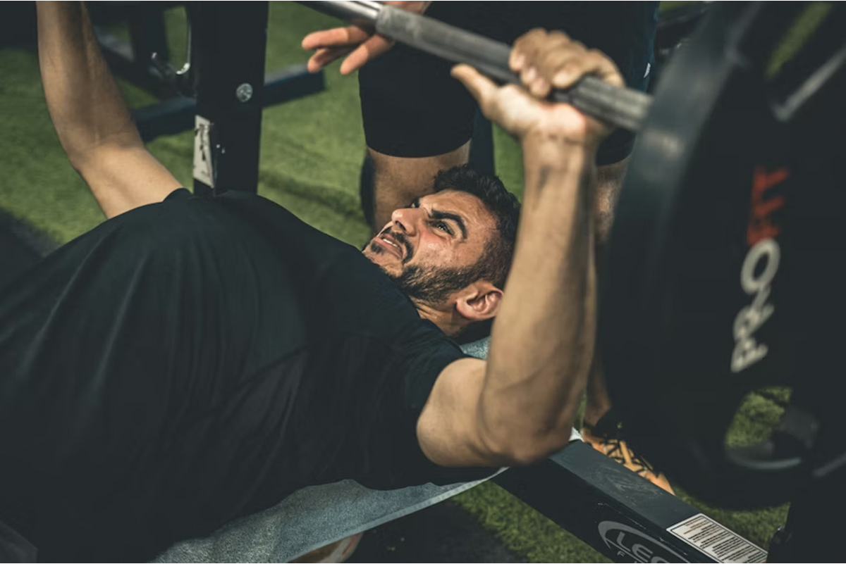 How Much Should You Bench Press? Average Based on Weight