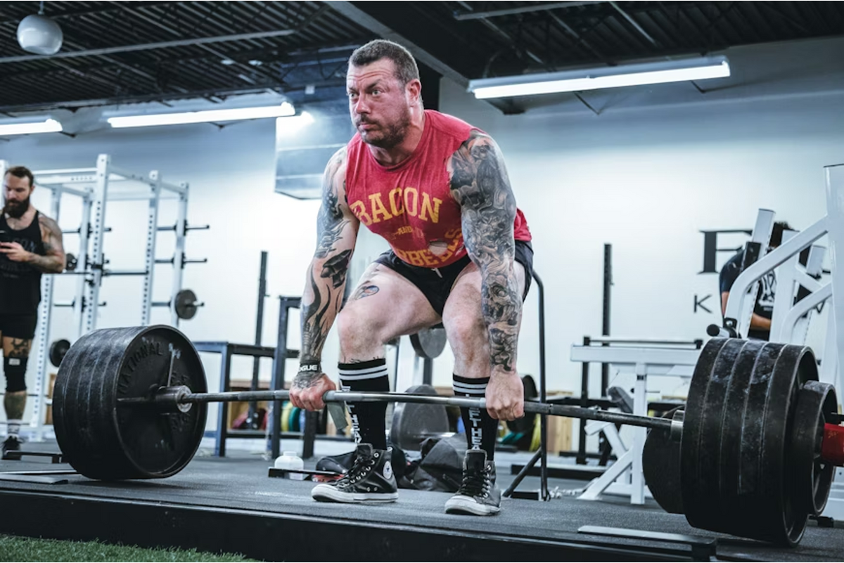 Sumo Deadlift vs RDL: Differences & Muscles Worked