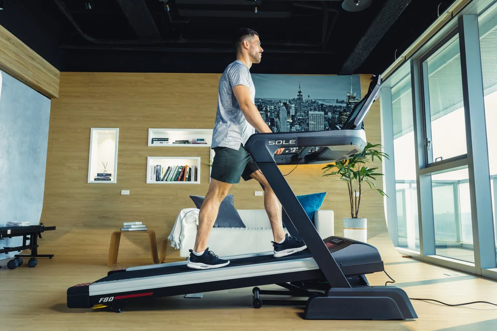 Treadmill Incline Walking Workouts to Lose Weight & Build Muscle Strength
